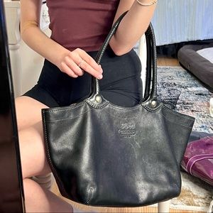 Coach Leatherware Shoulder Handbag Large Stripped Lining
Black Leather Hobo Bag